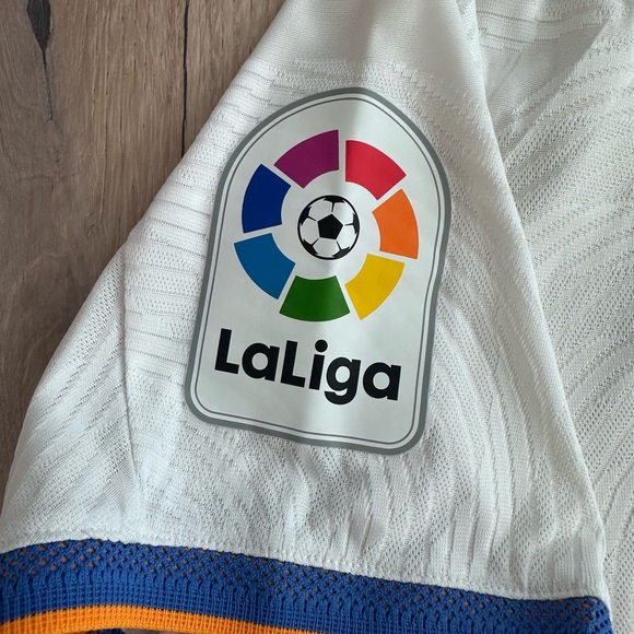 2021-2022 Real Madrid Home La Liga Kit Player Version Vini Jr Size Large - Picture 5 of 7